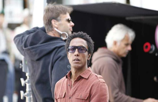 Illustration for article titled Fringe Set Pics